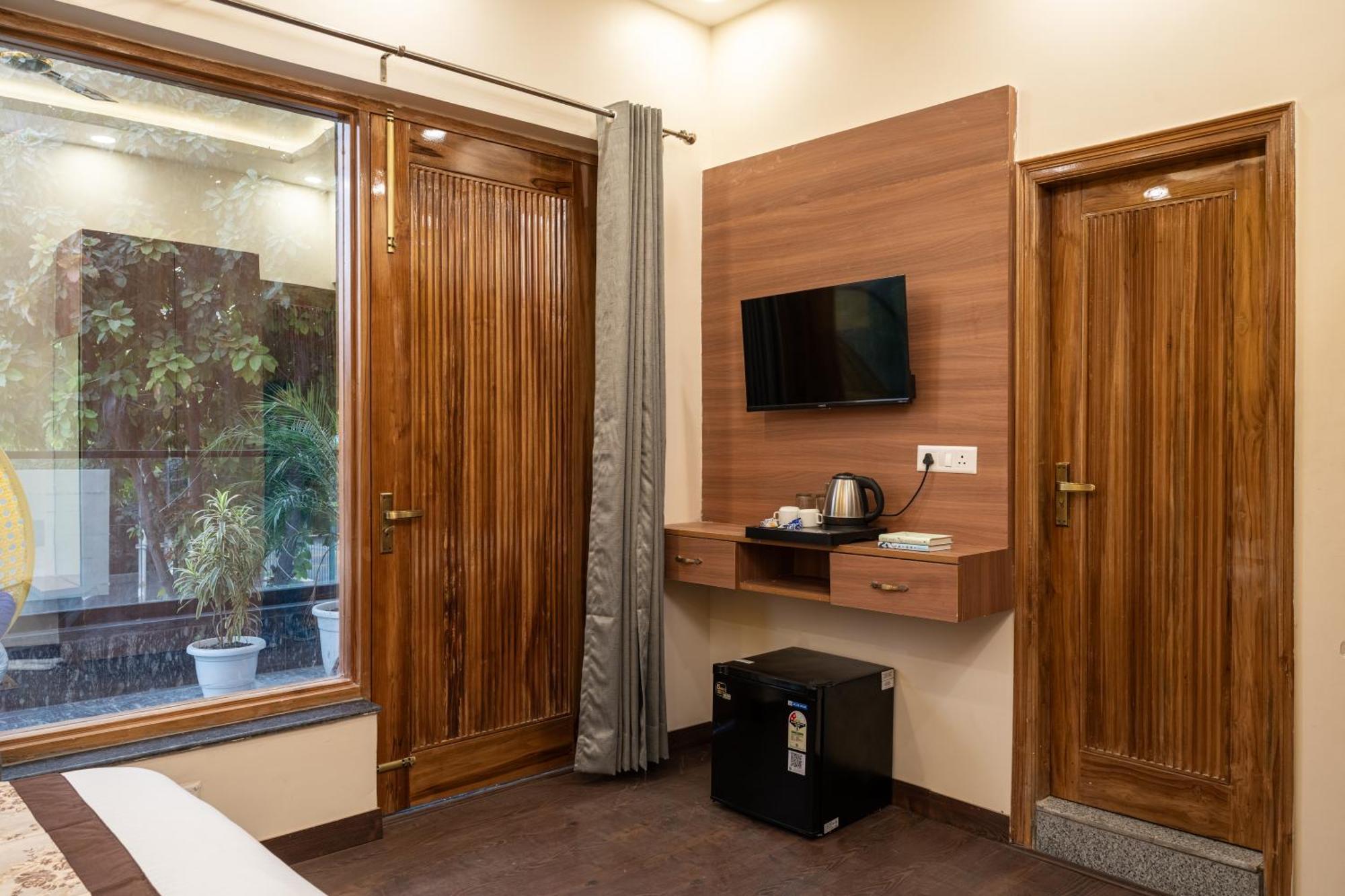 Lime Tree Hotel & One Bhk Serviced Apartment Noida - Sector 50 Metro Eksteriør billede