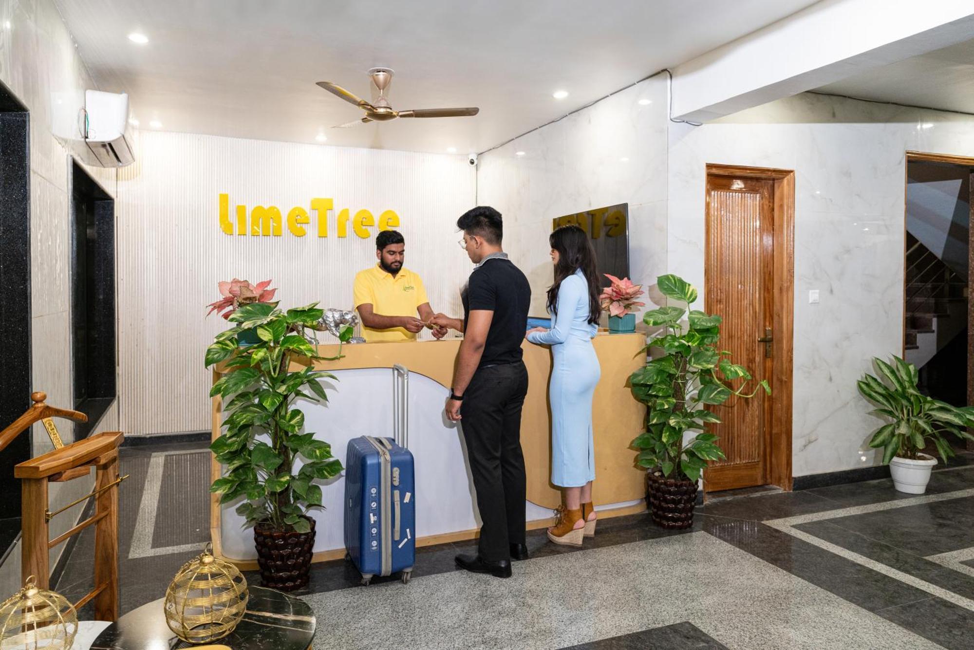 Lime Tree Hotel & One Bhk Serviced Apartment Noida - Sector 50 Metro Eksteriør billede