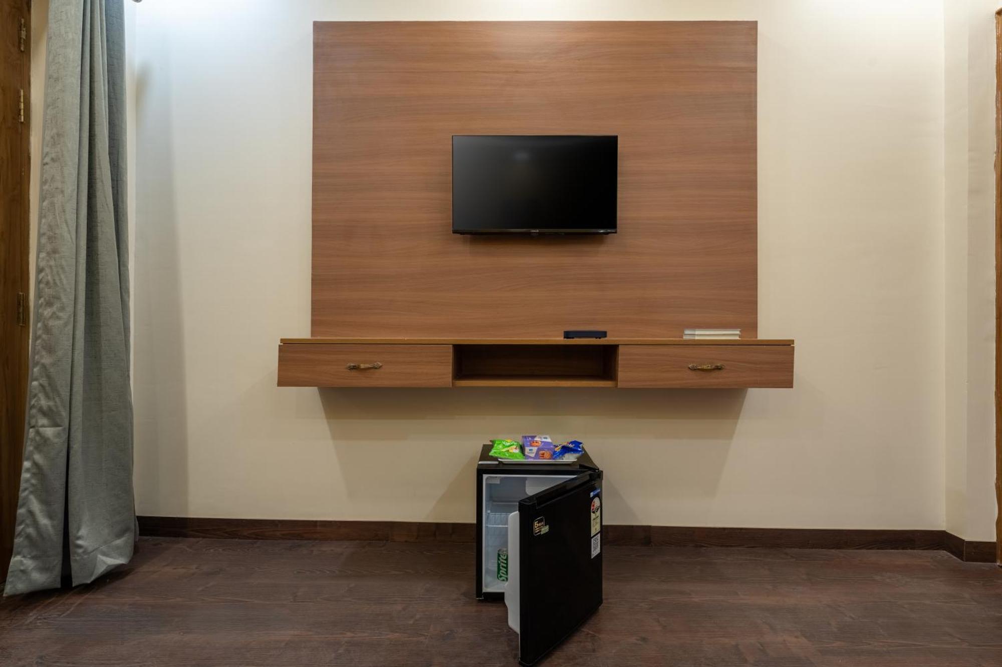 Lime Tree Hotel & One Bhk Serviced Apartment Noida - Sector 50 Metro Eksteriør billede