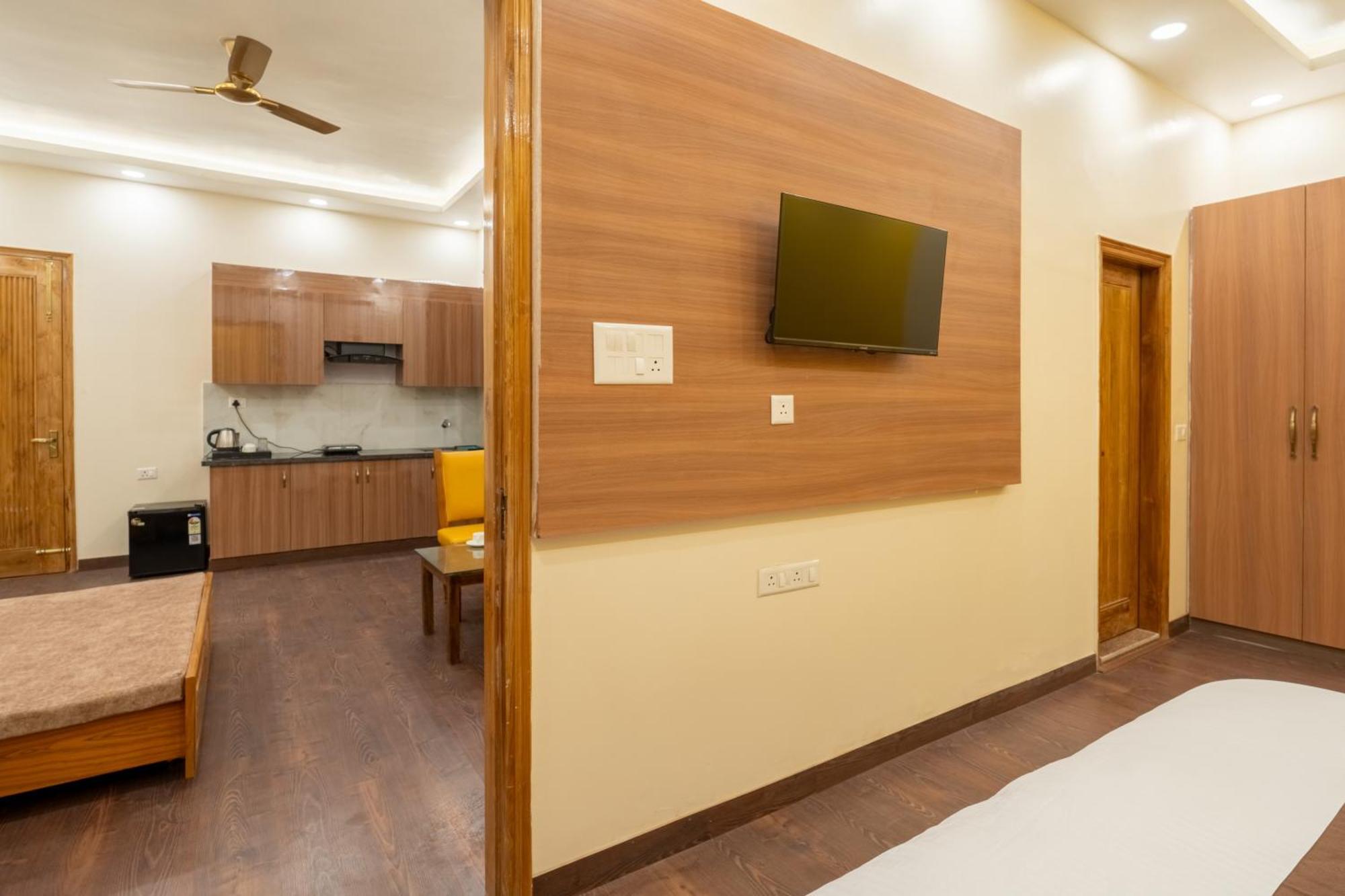 Lime Tree Hotel & One Bhk Serviced Apartment Noida - Sector 50 Metro Eksteriør billede