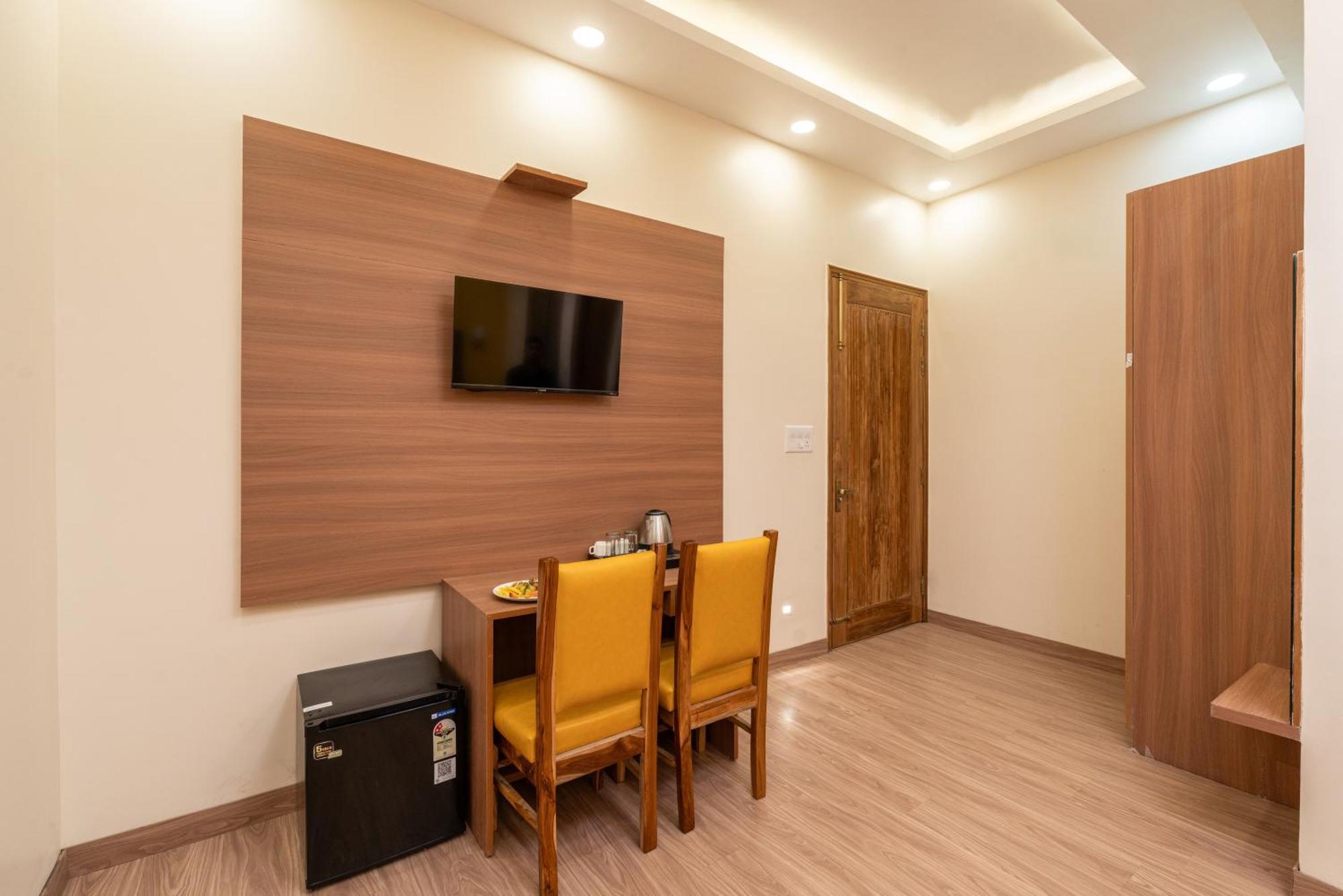 Lime Tree Hotel & One Bhk Serviced Apartment Noida - Sector 50 Metro Eksteriør billede